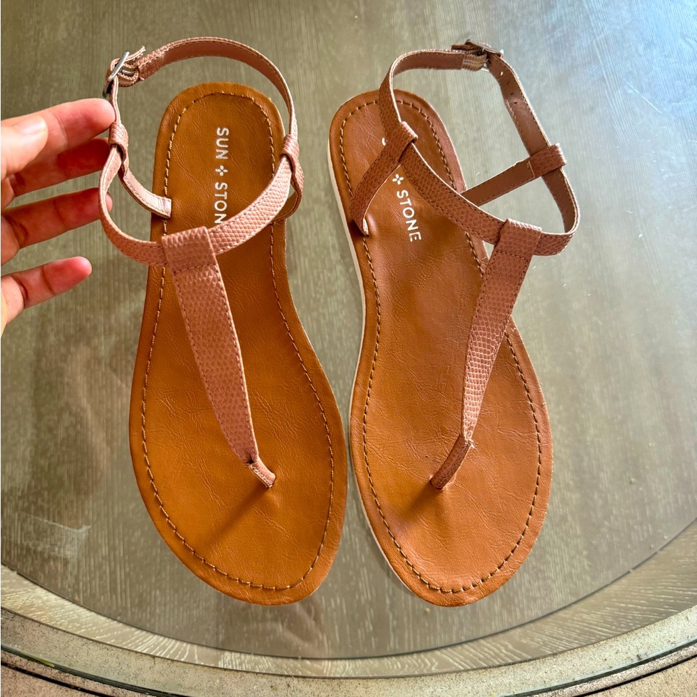 Cute Sandals in brown/nude color 🤎